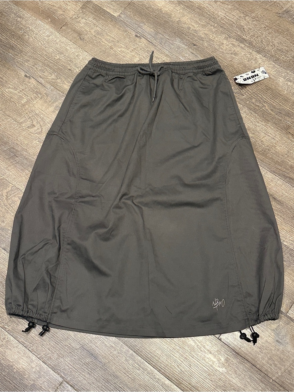 No Best Only Better Grey Linen Pleated Skirt Adjustable Hiker Sporty Large NWT